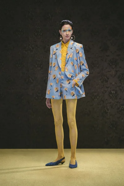 Look 5